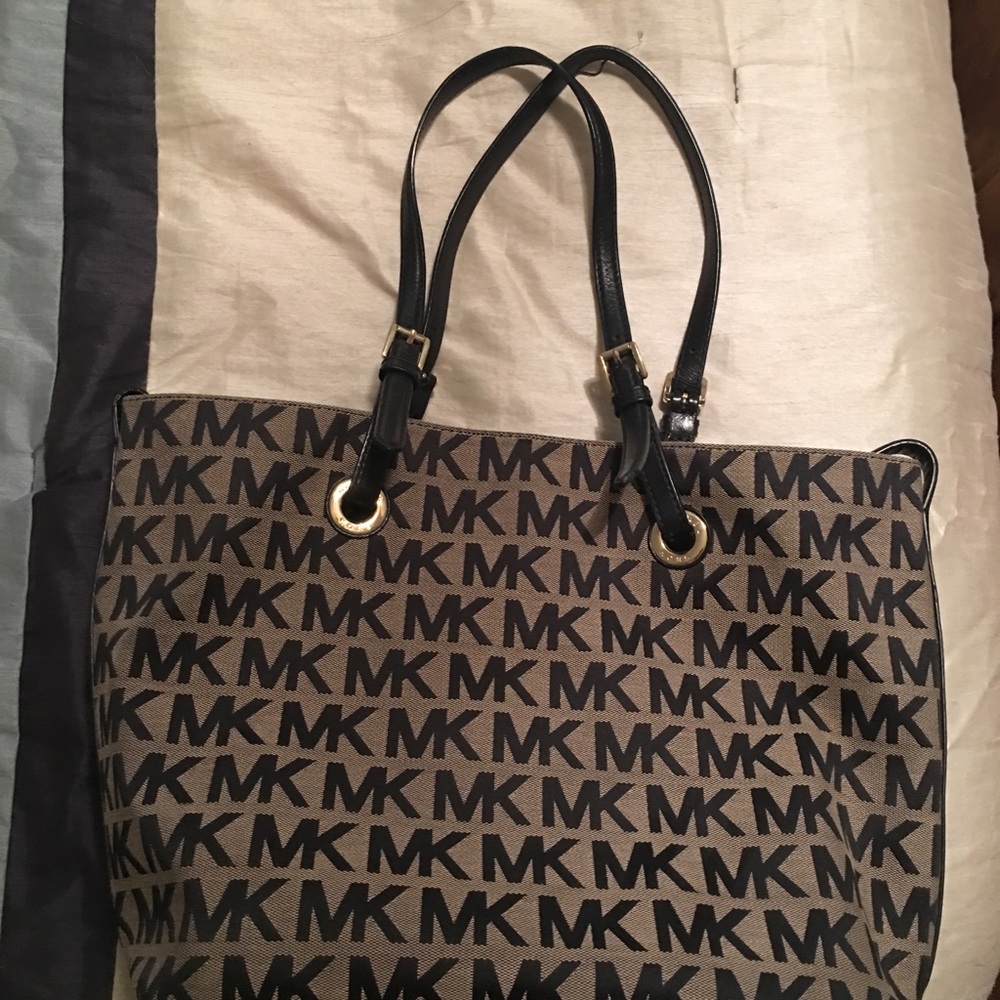 MK purse